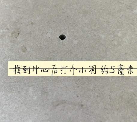 稷山瓷砖空鼓维修公司专业解答在瓷砖铺贴过程中，如果砂料搅拌不均匀，将会带来以下问题