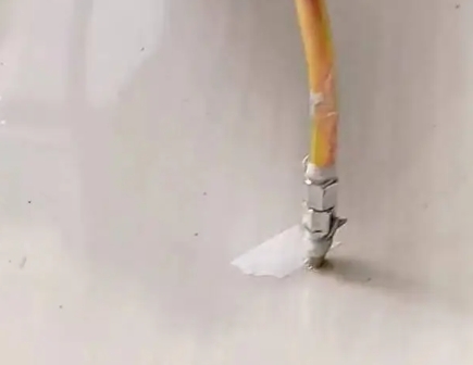 稷山瓷砖空鼓维修公司专业解答在瓷砖铺贴过程中，如果使用的砂料过粗（如全部使用了粗砂），可能会导致以下问题